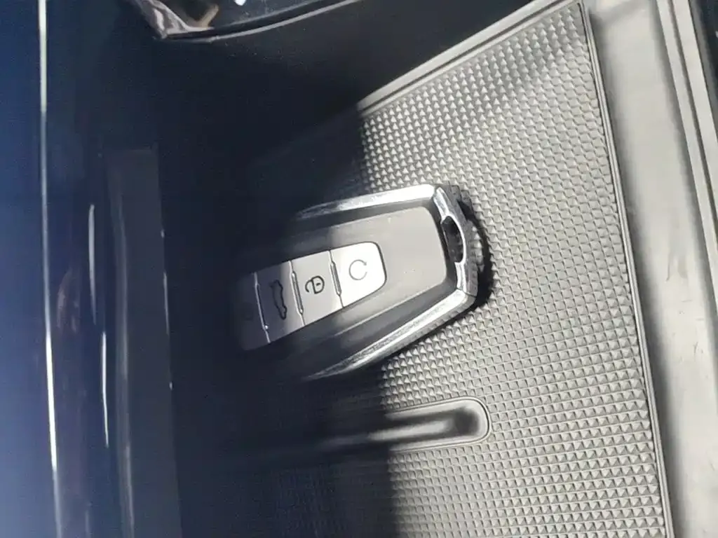 Geely Boyue 2024 из CN, фото 4
