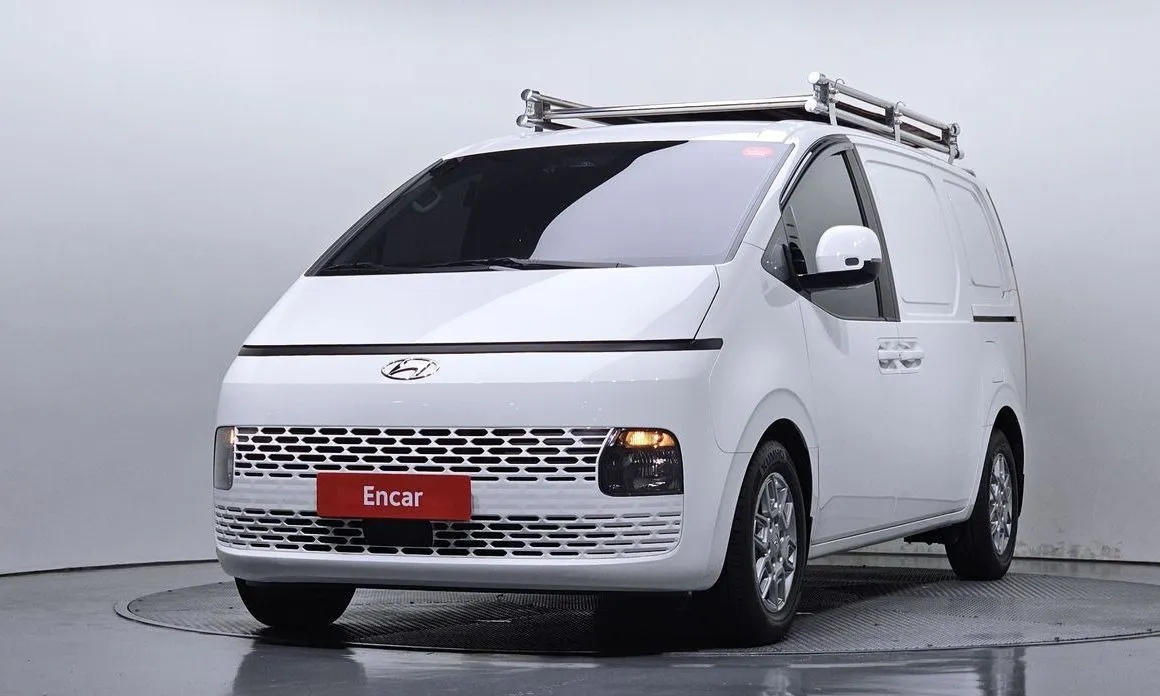 Hyundai Staria — фото 1