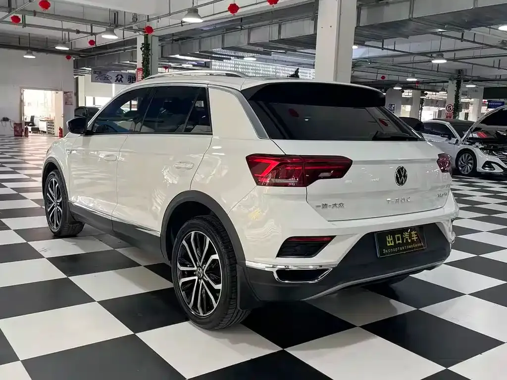 Volkswagen T-Roc — фото 5