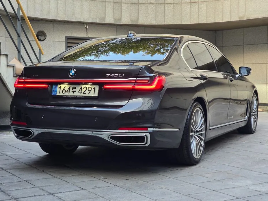 BMW 7-Series — фото 6