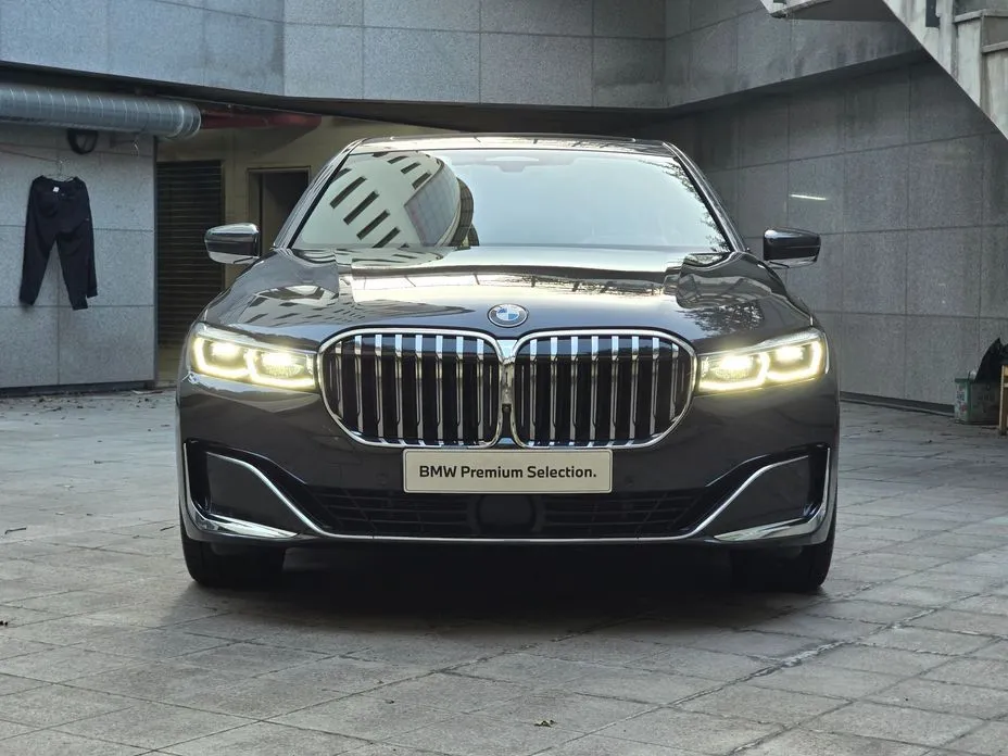 BMW 7-Series — фото 3