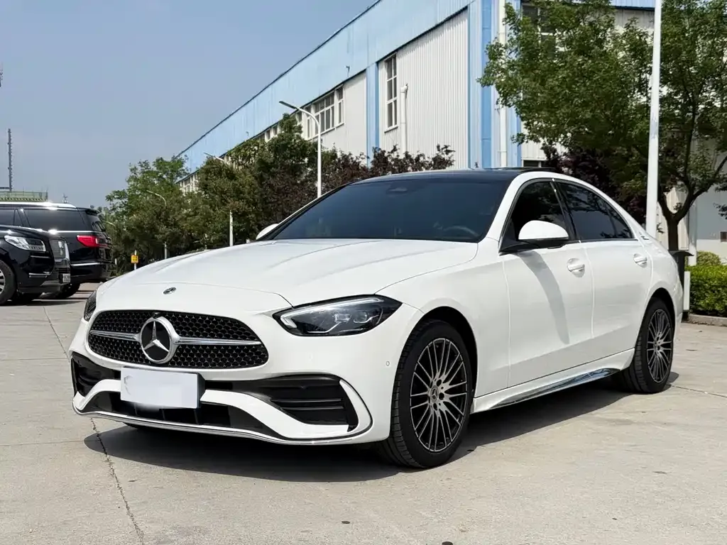 Mercedes-Benz C-Class — фото 1