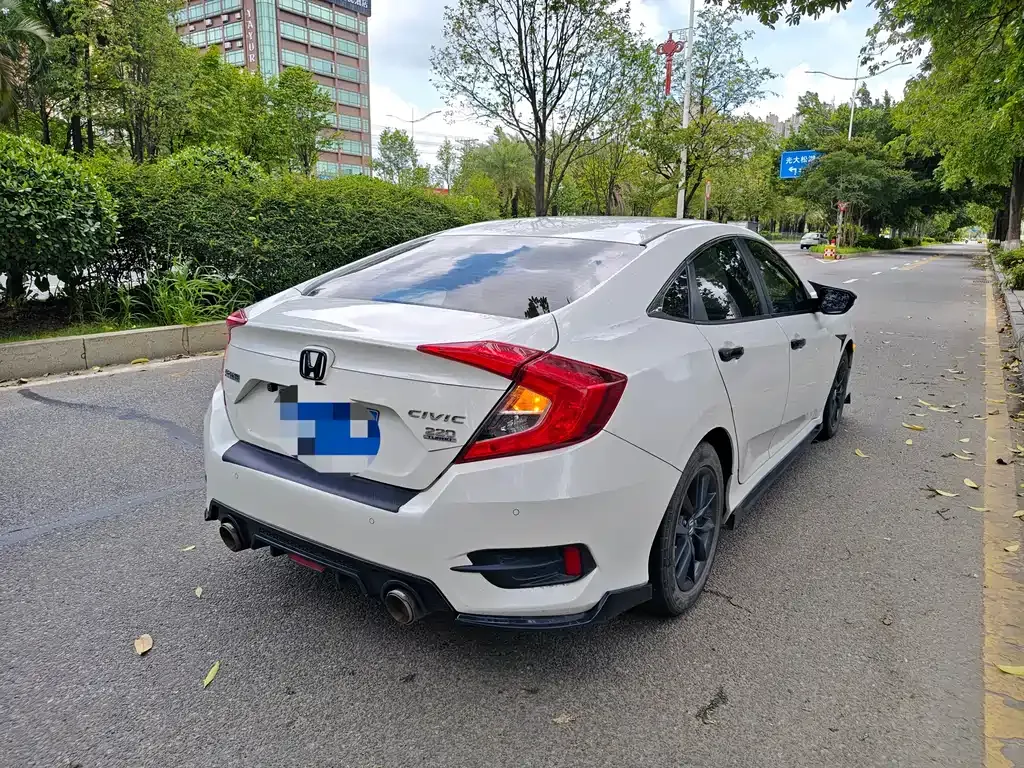 Honda Civic — фото 7