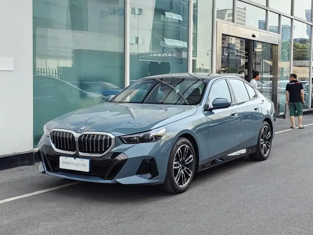 BMW 5 Series (Import) — фото 1