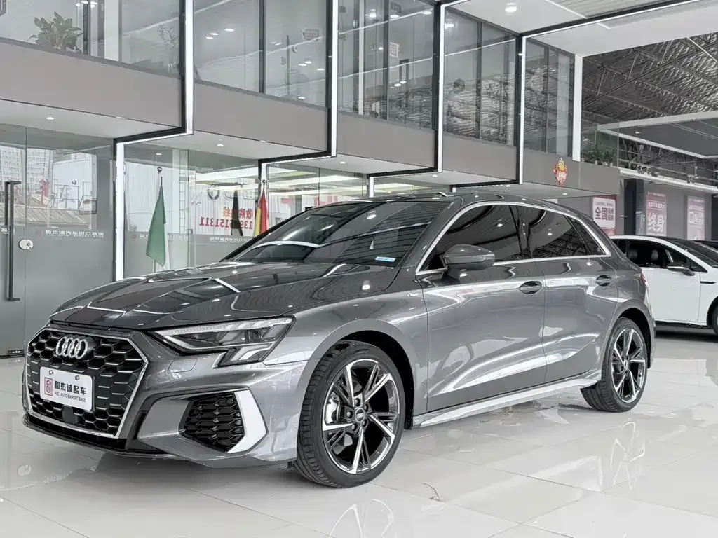 Audi A3 — фото 1