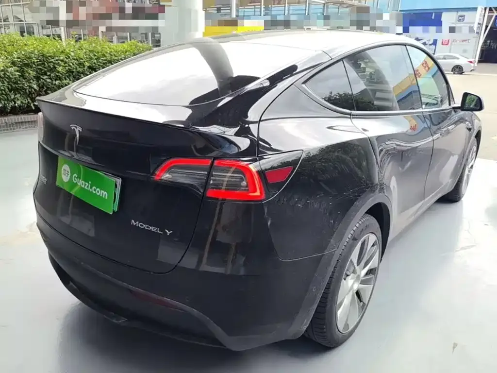 Tesla Model Y — фото 5