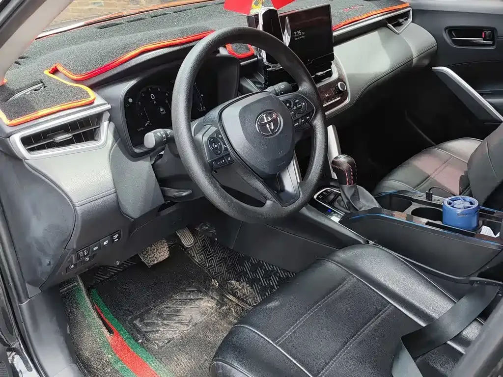 Toyota Corolla Cross — фото 3
