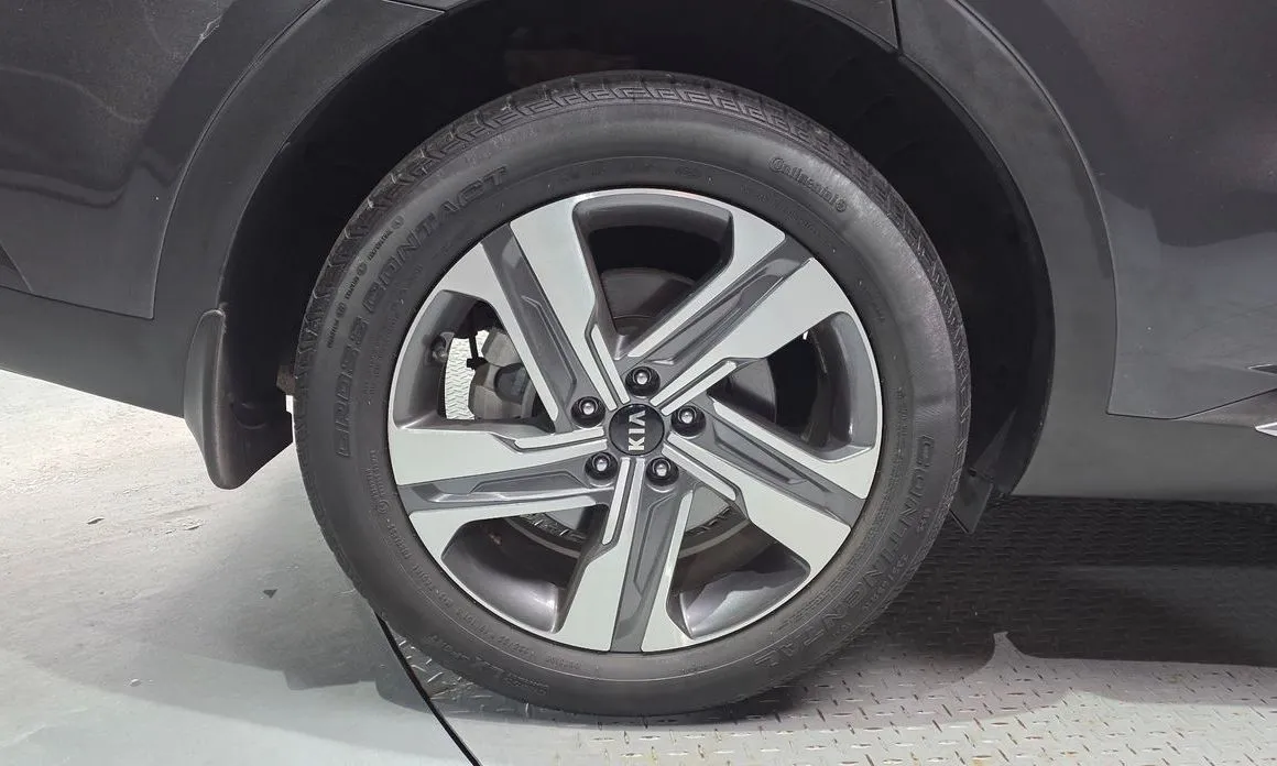 Kia Sorento — фото 9