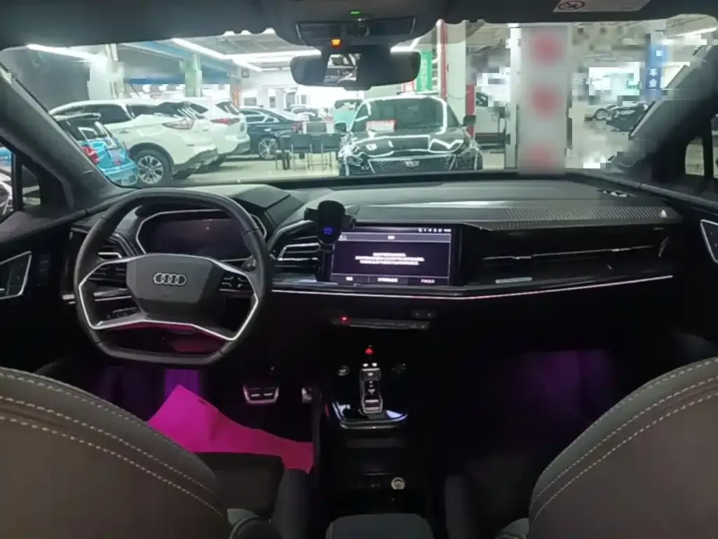 Audi Q4 e-tron — фото 10
