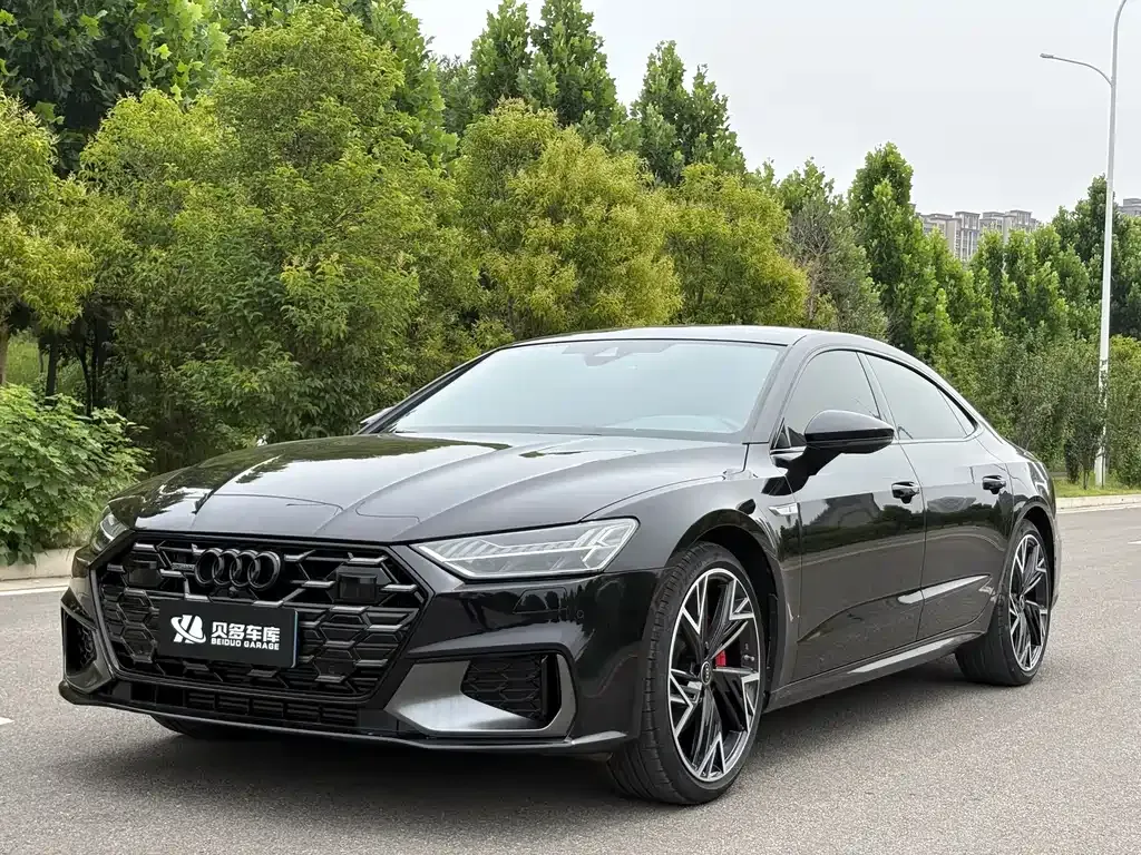 Audi A7L — фото 1