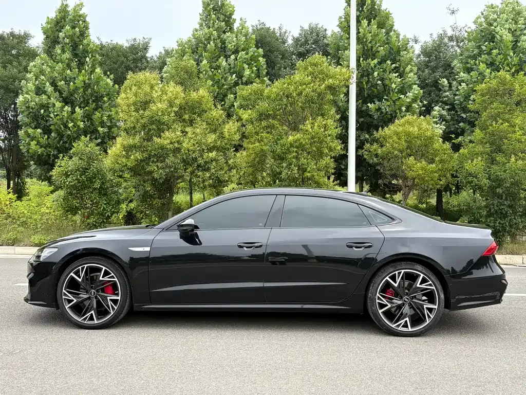 Audi A7L — фото 9