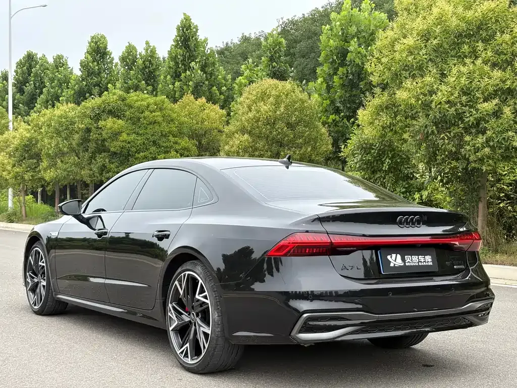 Audi A7L — фото 7