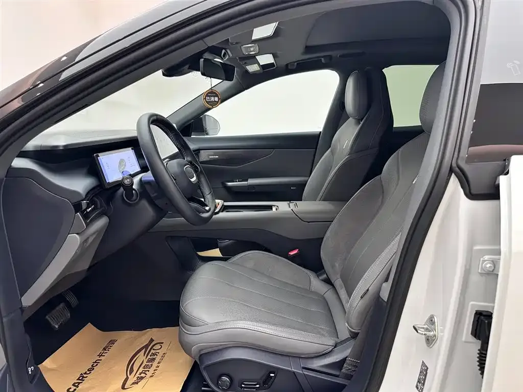 Lynk & Co 07 EM-P — фото 10