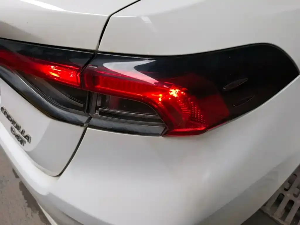 Toyota Corolla — фото 3