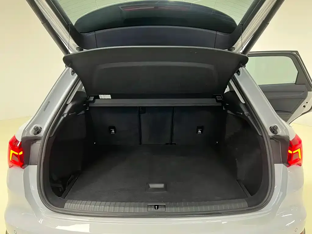 Audi Q3 2021 из CN, фото 5