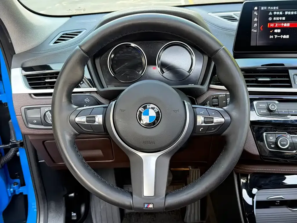 BMW X2 — фото 3