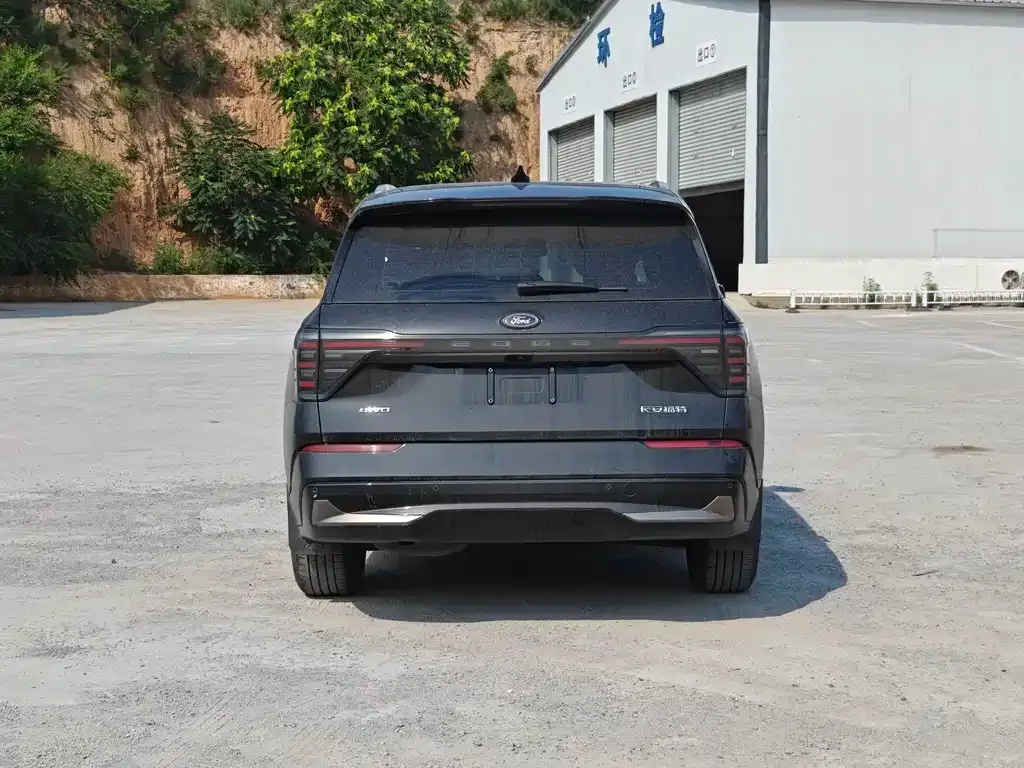 Ford Edge — фото 8