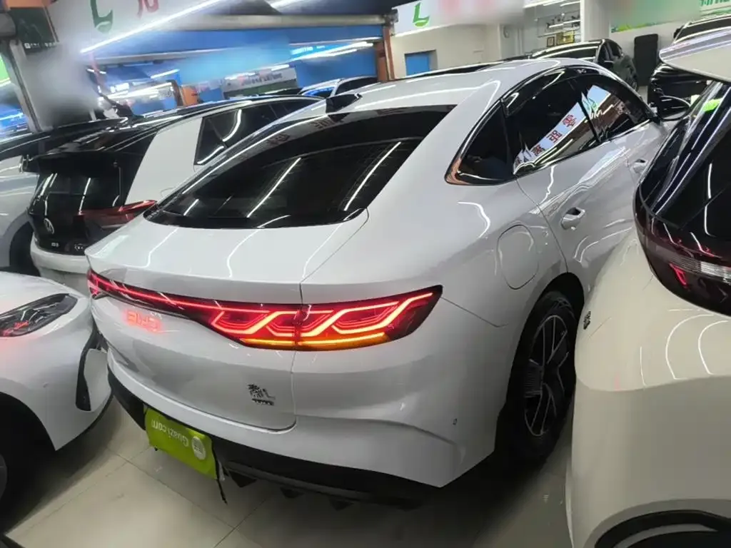 BYD Qin L — фото 10