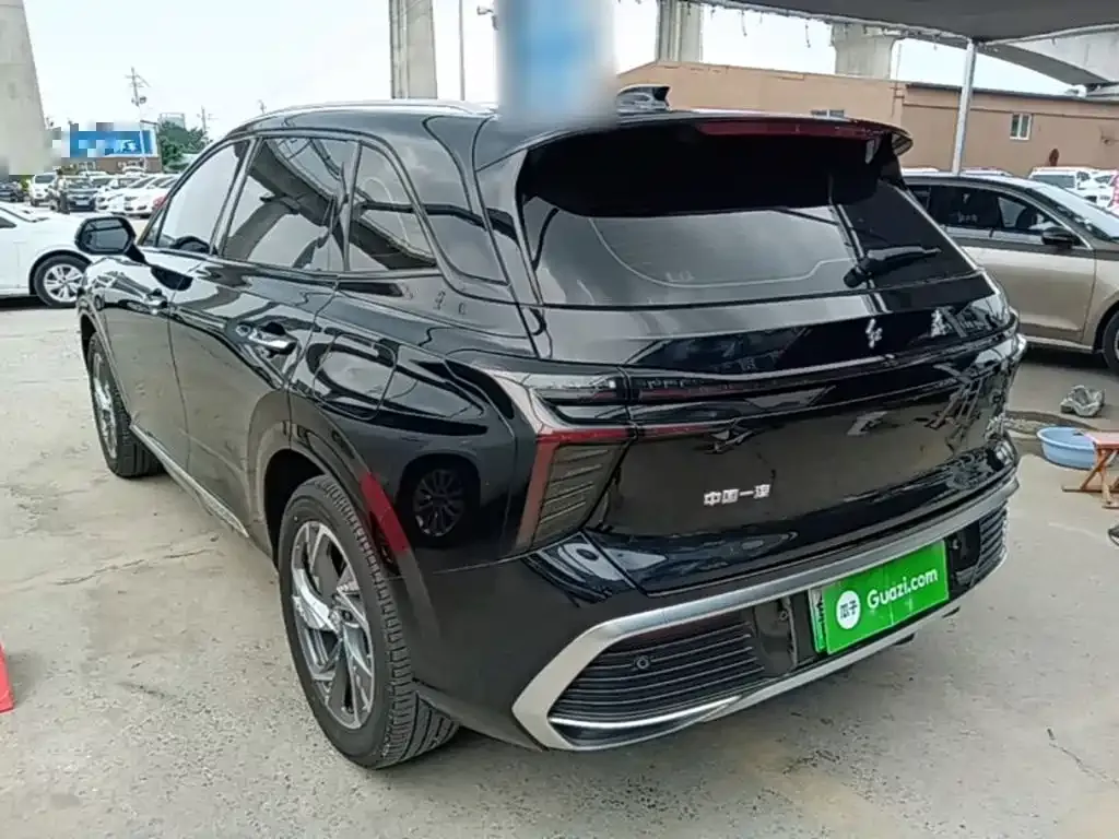 Hongqi HS3 PHEV — фото 4
