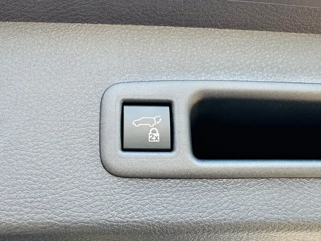 Toyota Sienna — фото 9