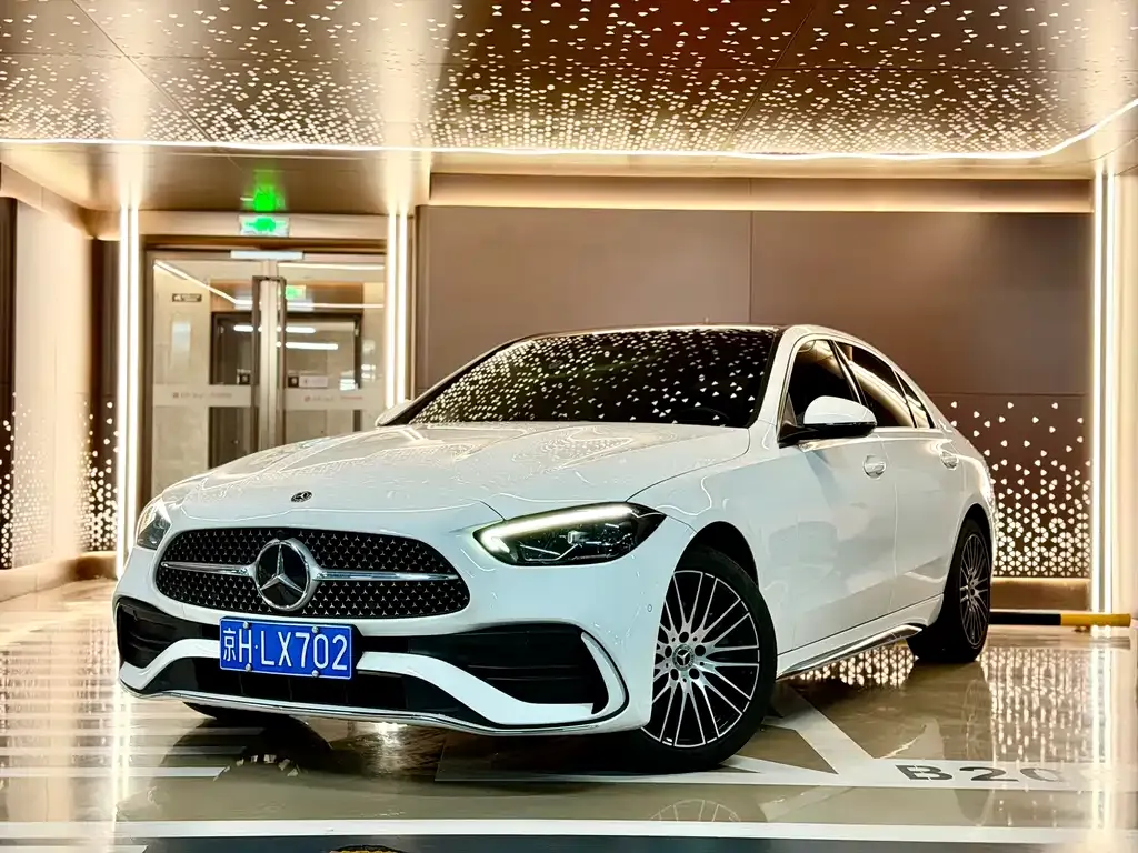 Mercedes-Benz C-Class — фото 1