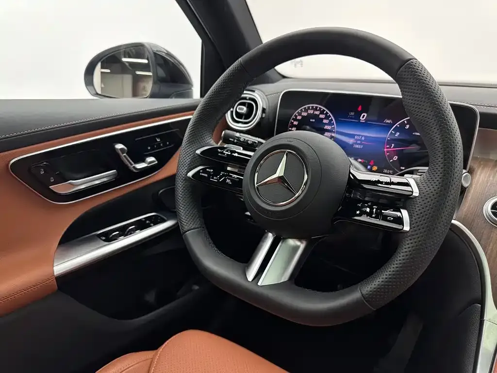 Mercedes-Benz GLC — фото 7