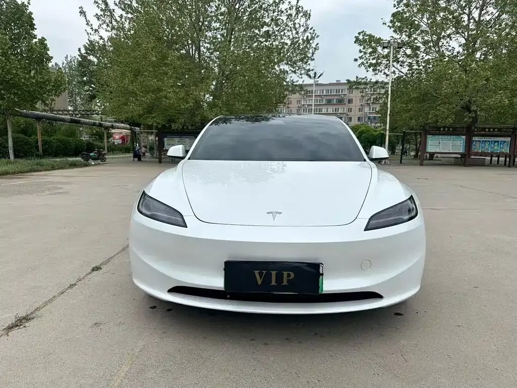 Tesla Model 3 — фото 9