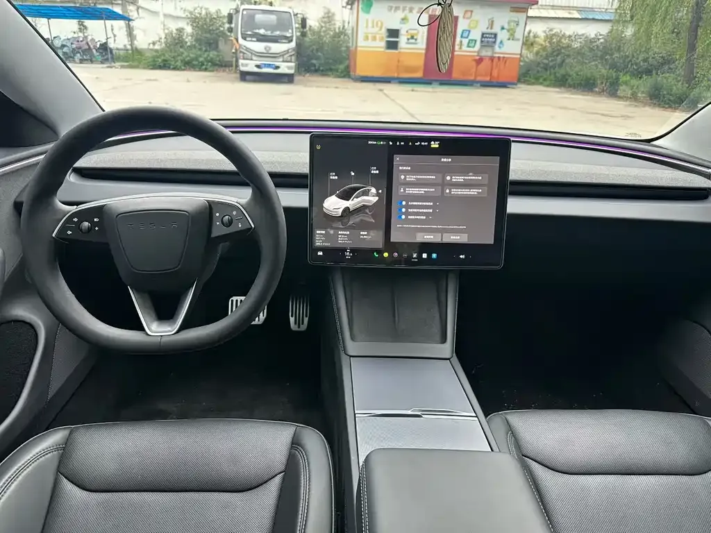 Tesla Model 3 — фото 3