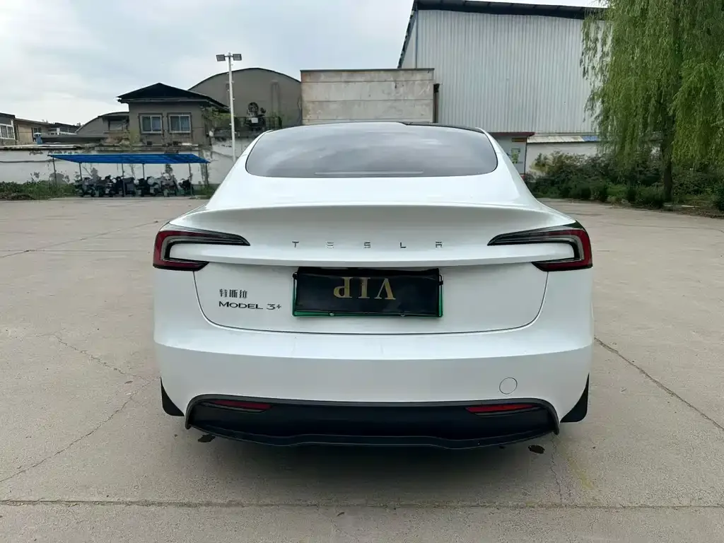 Tesla Model 3 — фото 6