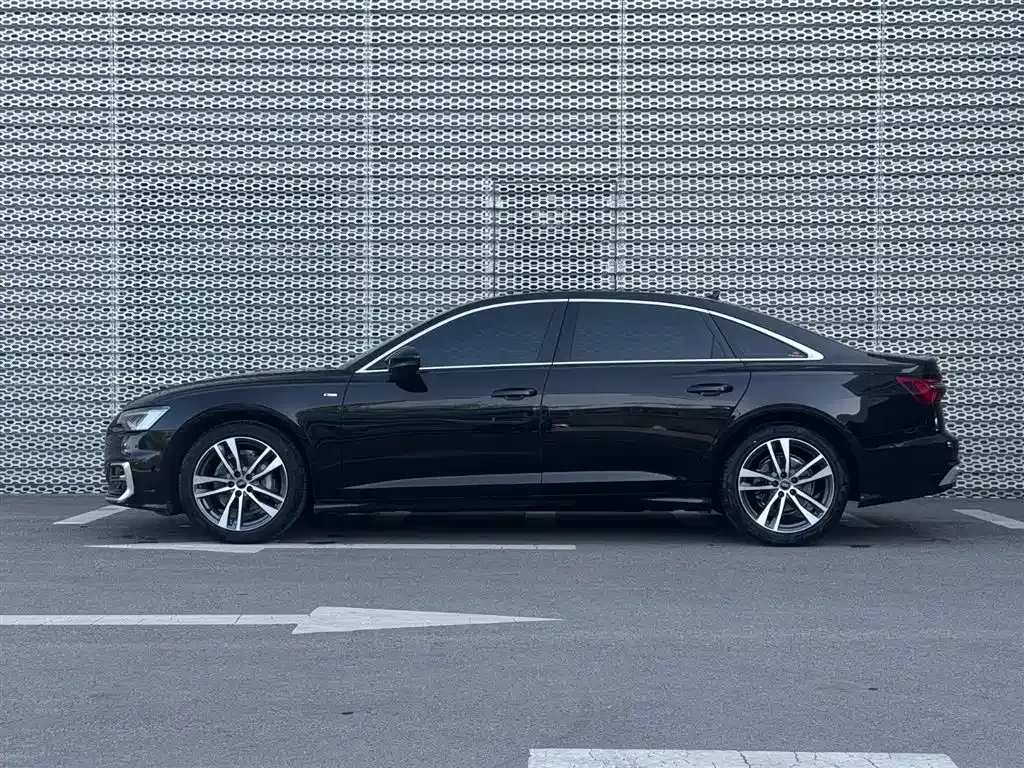 Audi A6L — фото 7
