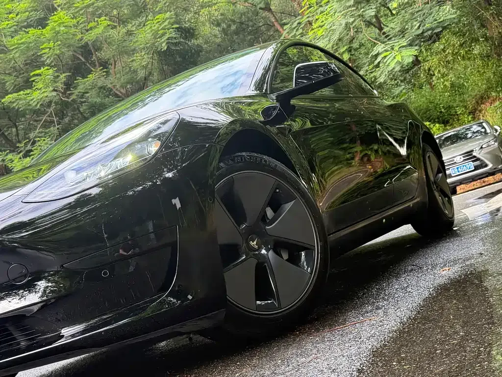 Tesla Model 3 — фото 5