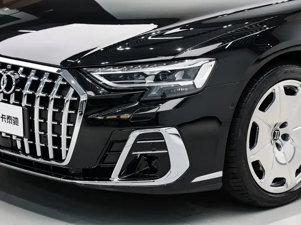 Audi A8 — фото 10