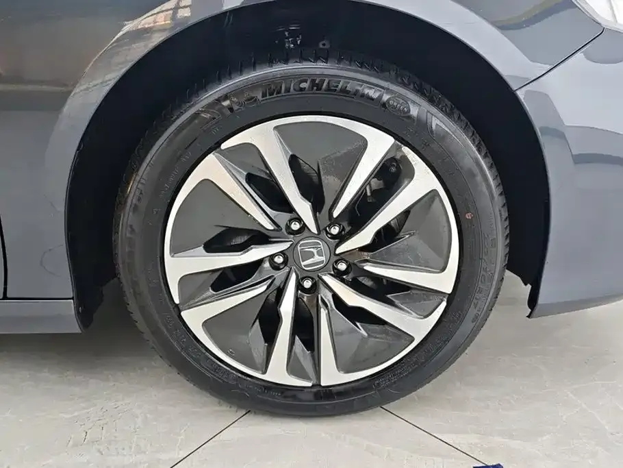 Honda Accord — фото 7