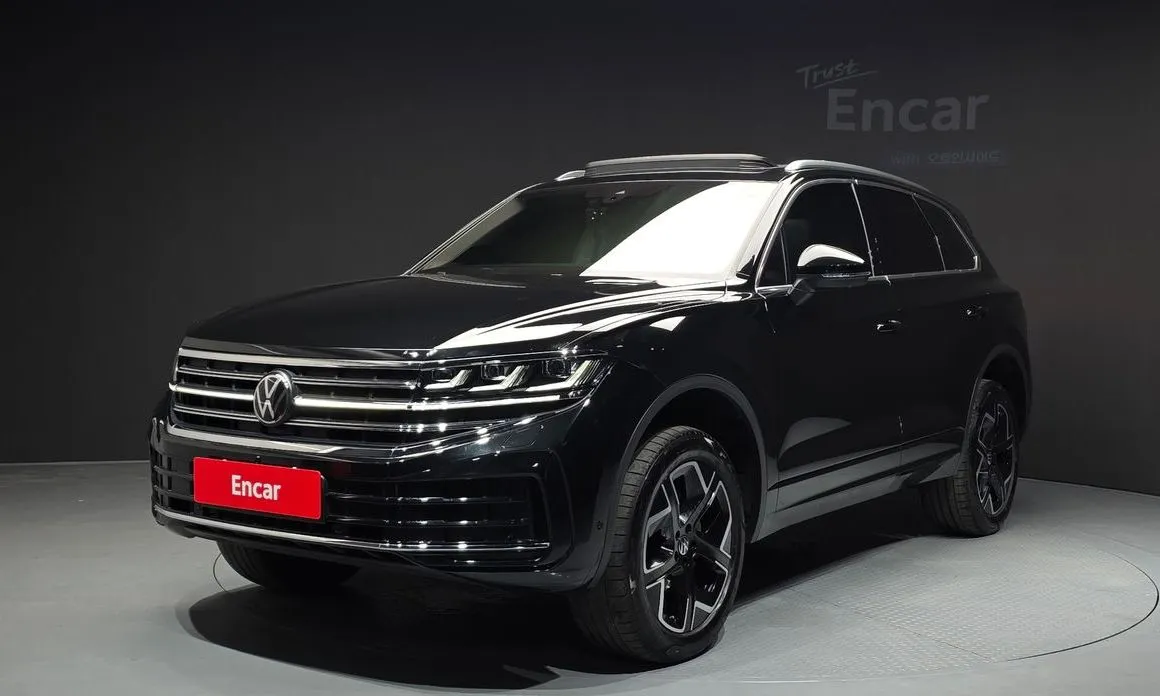 Volkswagen Touareg — фото 1