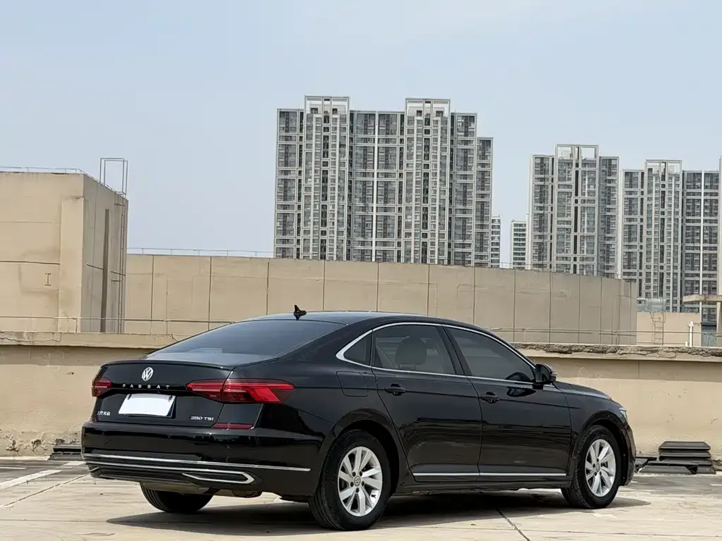 Volkswagen Passat — фото 9