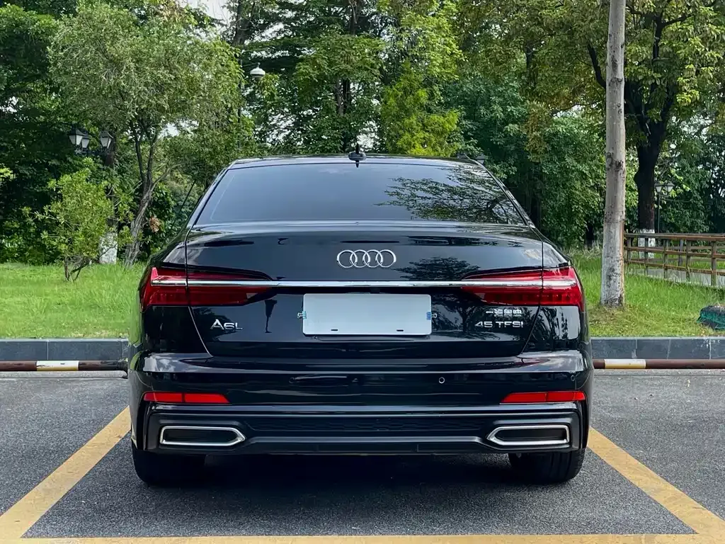 Audi A6L — фото 9