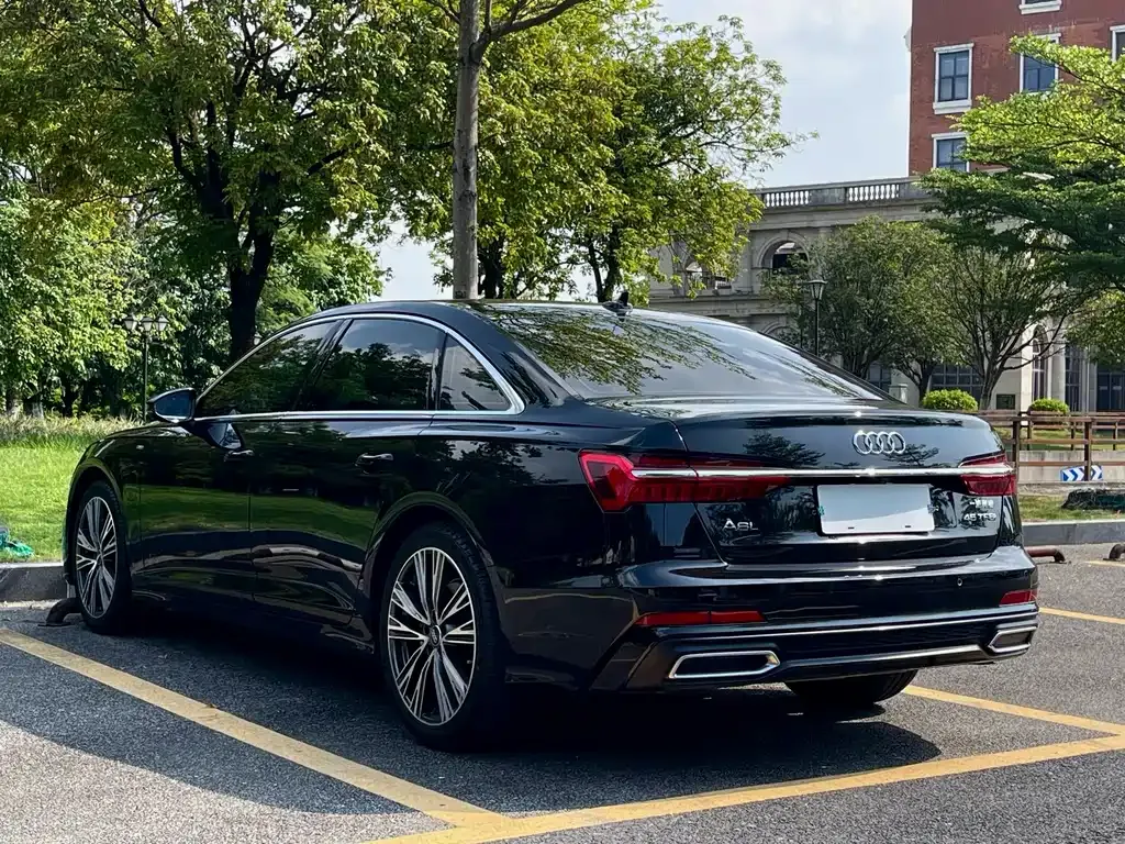 Audi A6L — фото 6