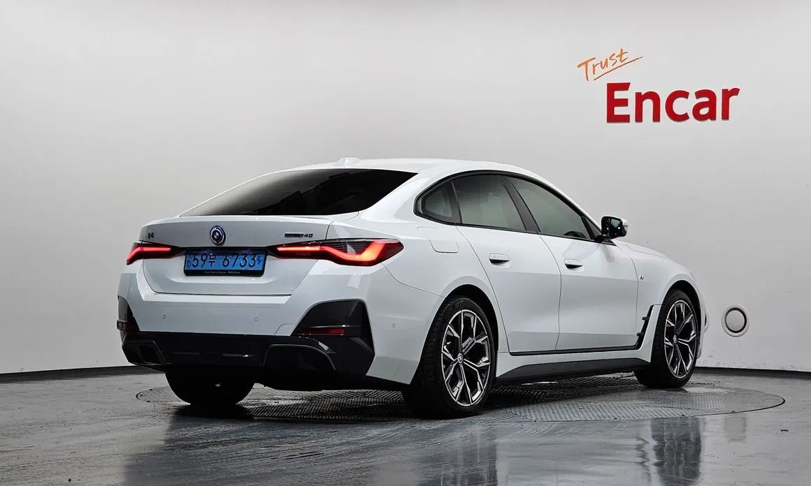 BMW i4 — фото 4
