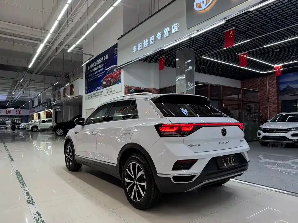 Volkswagen T-Roc — фото 5