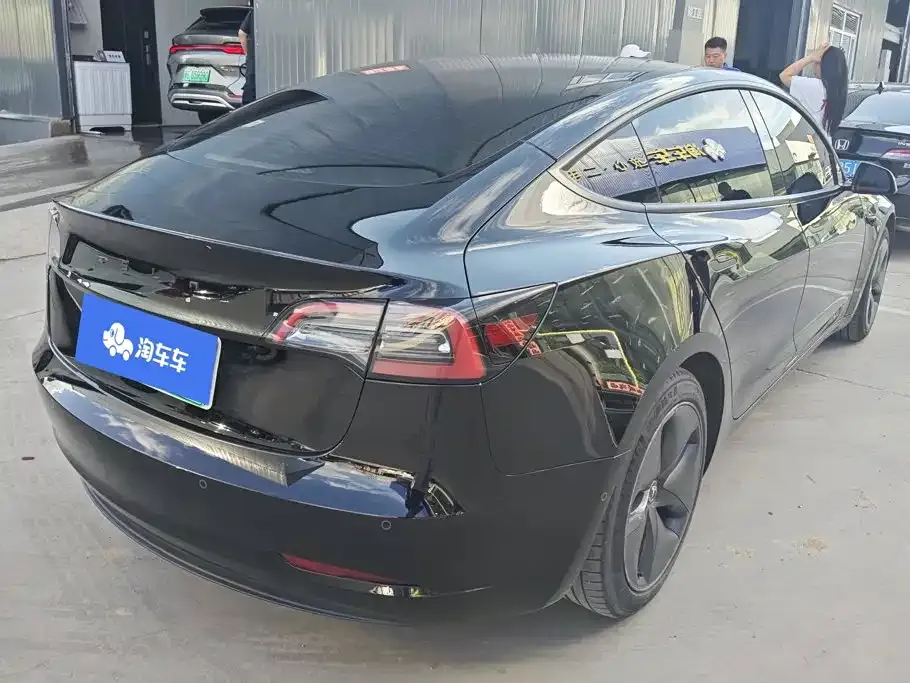 Tesla Model 3 — фото 4