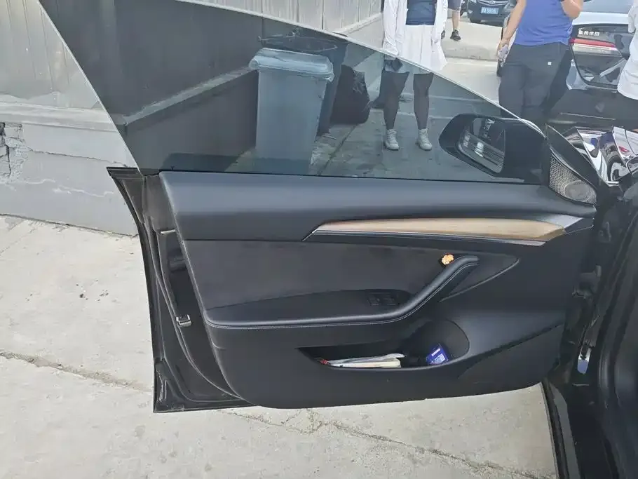 Tesla Model 3 — фото 2