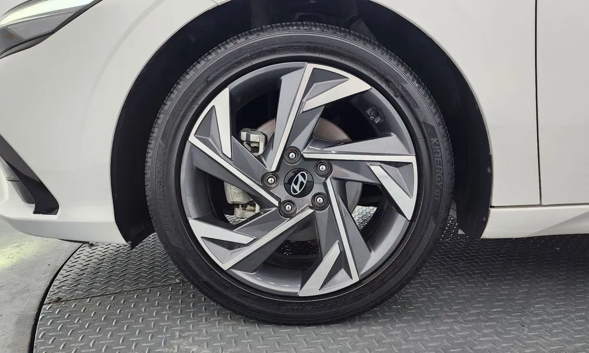 Hyundai AVANTE — фото 7