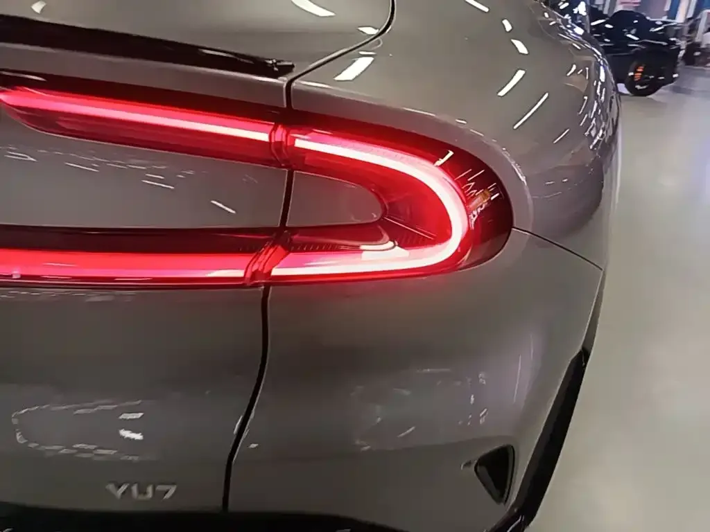 Xiaomi YU7 — фото 4
