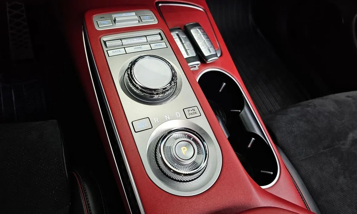 Genesis GV70 — фото 10
