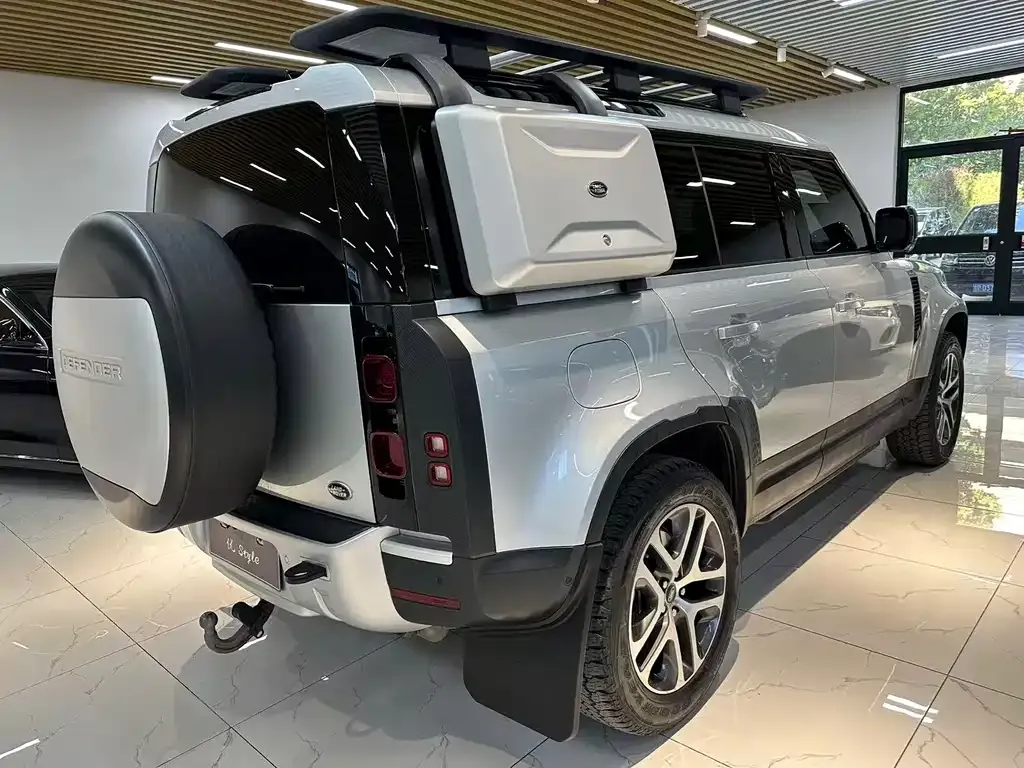 Land Rover Defender — фото 6