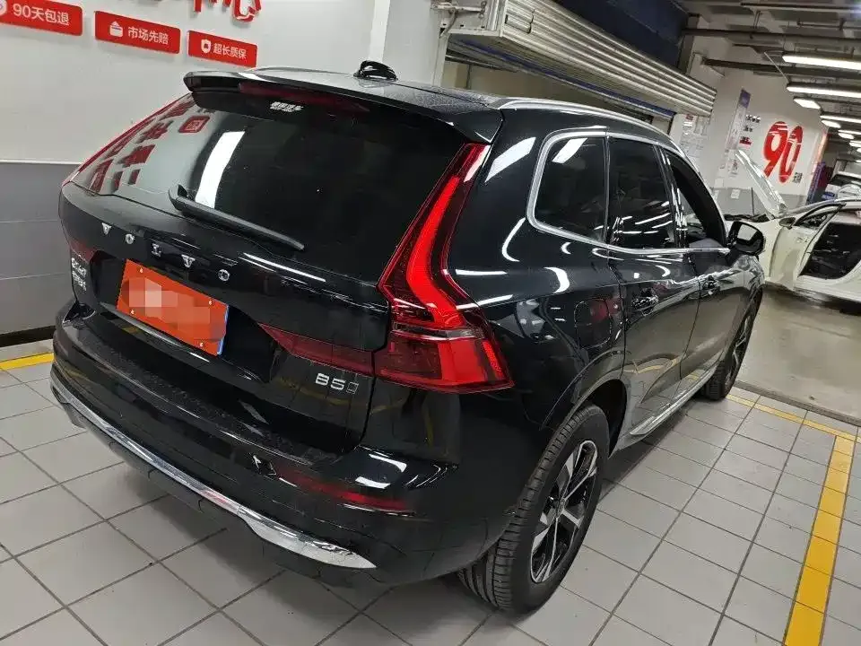 Volvo XC60 — фото 8