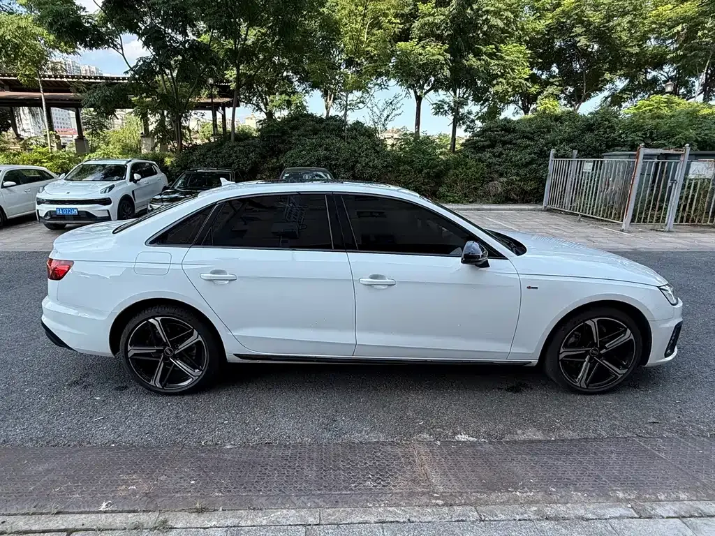 Audi A4L — фото 10
