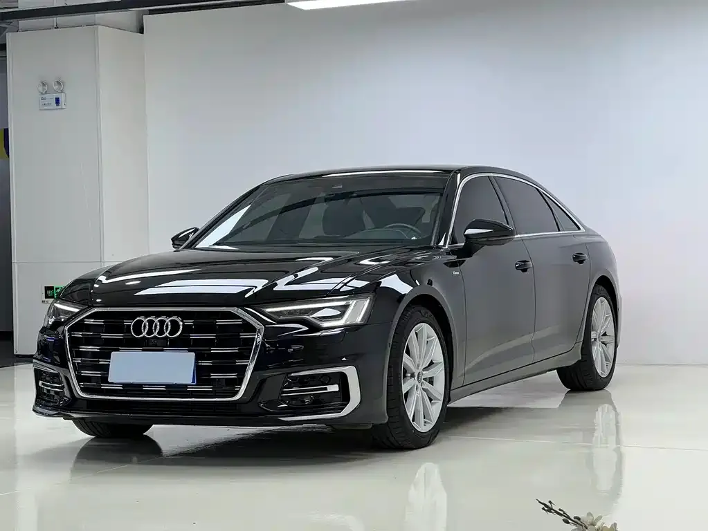 Audi A6L — фото 1