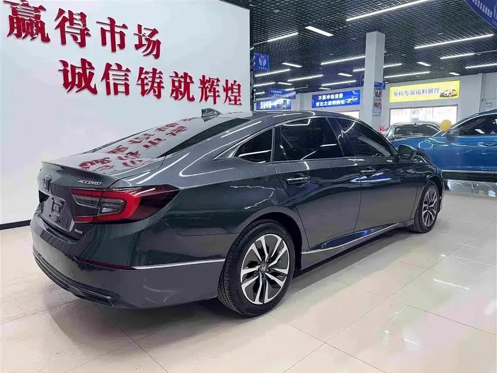 Honda Accord — фото 6