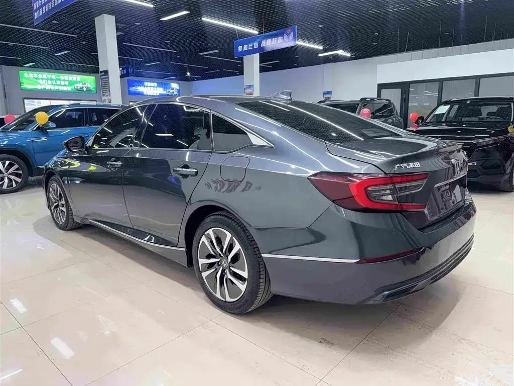 Honda Accord — фото 9